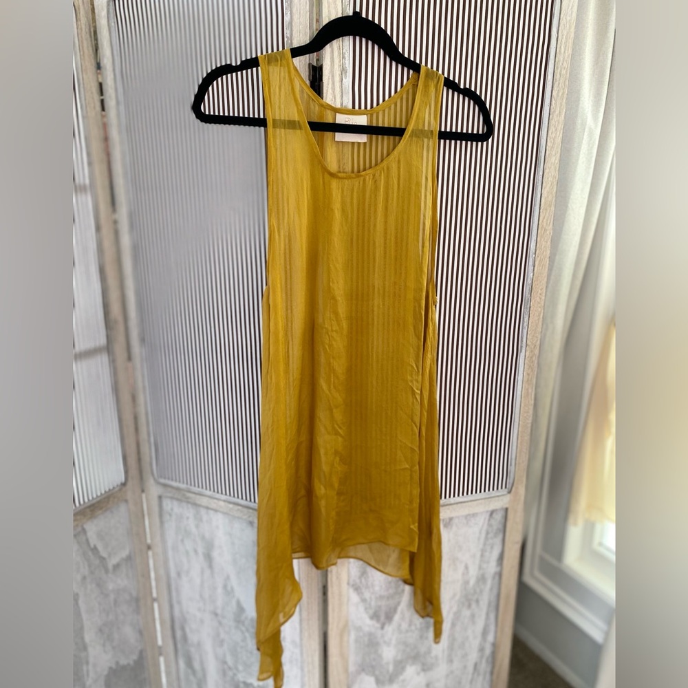 STUNNING GOLD AMBER SILK TANK.